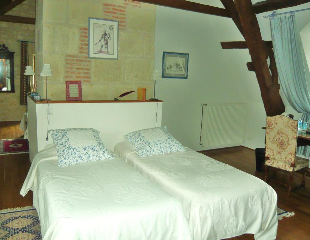 Bed and Breakfast Manoir De L'Abbaye Seuilly Pokoj fotografie