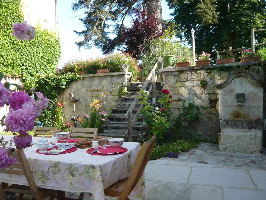 Bed and Breakfast Manoir De L'Abbaye Seuilly Pokoj fotografie
